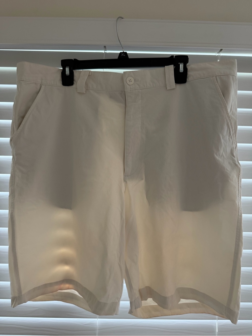 Under Armour White Men’s Flat Front Golf Shorts